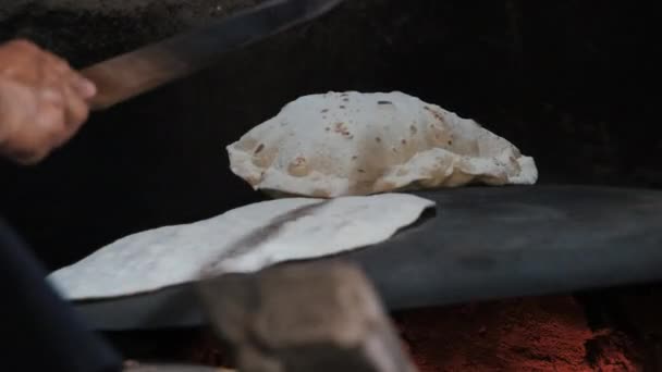 Вид Хліб Лаваша Піднімається Під Час Випічки — стокове відео