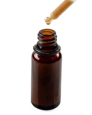 Propolis Damlası yağ damlası düşüyor. Propolis arı yapıştırıcısı Doğal tıp.