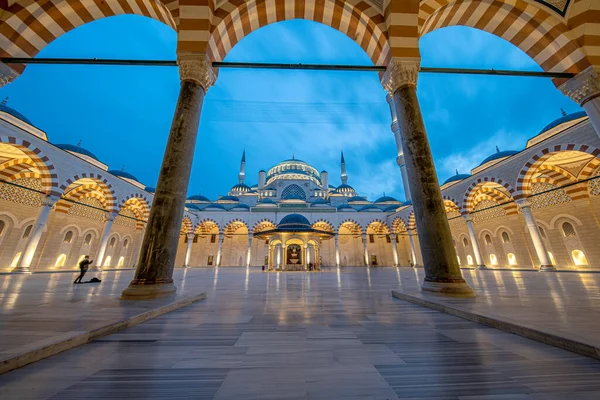 Turkey Istanbul 2023 January Camlica Mosque Istanbul Turkey Exterior View — Photo