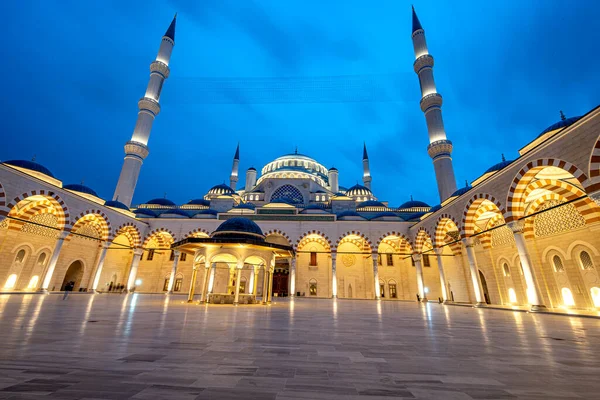 Turquie Istanbul 2023 Janvier Mosquée Camlica Istanbul Turquie Vue Extérieure — Photo