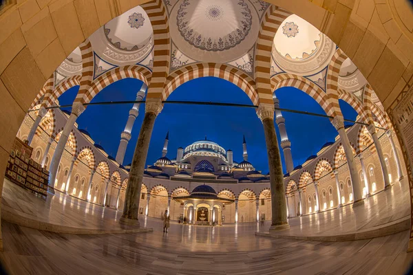 Turquia Istambul 2023 Janeiro Mesquita Camlica Istambul Turquia Vista Exterior — Fotografia de Stock