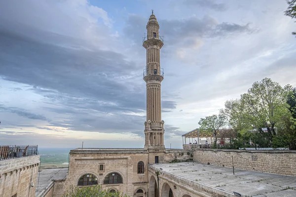 Ulu Cami 'nin Minaresi, Mardin' in Büyük Camii, Mardin 'in Tarihi Ulu Camii olarak da bilinir.