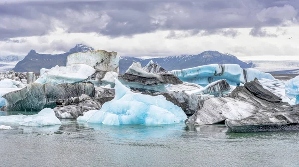 Jkulsrln的冰山 一个大冰川泻湖 — 图库照片