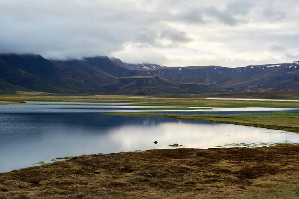 Paisagem Islandesa Com Lago Nuvens Nascer Sol — Fotografia de Stock