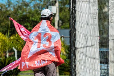 Marilia, Sao Paulo, Brezilya, 23 Ekim 2022. Eski başkan Luiz Inacio Lula da Silva seçmenleri Marilia, SP 'de bir konvoy organize ederek cumhurbaşkanlığı seçimlerinin ikinci turunda oylarını açıkladılar ve Jai' ye karşı protesto düzenlediler.