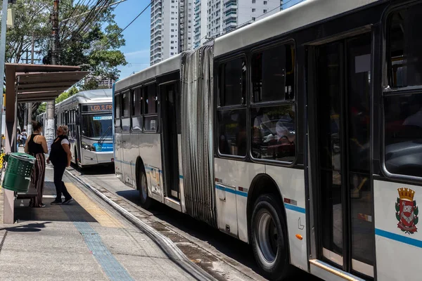 Sao Paulo Brasil Noviembre 2021 Personas Autobuses Parada Autobús Ciudad —  Fotos de Stock