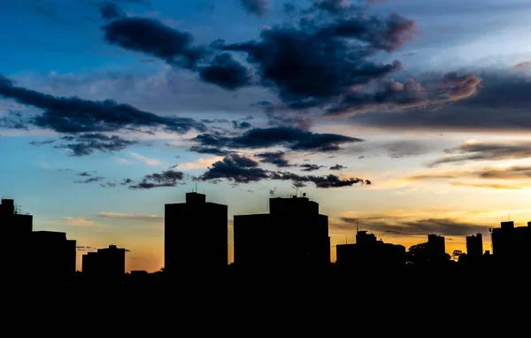 Silhouette Gebäude Der Stadt Mit Sonnenuntergang Himmel Brasilien — Stockfoto