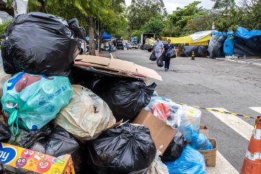 Sao Paulo, Brazil, January 09, 2023. Bolsonaristas demonstrations dismantle the tents after the court order of the Federal Supreme Court Minister Alexandre de Moraes, after 71 days camped in Sao Paulo