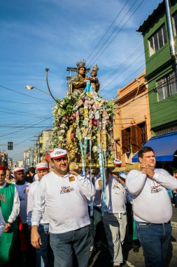 Sao Paulo, Brezilya, 19 Ağustos 2007. Sao Paulo civarındaki Bixiga 'daki Achiropita Hanımefendimize adanmış geleneksel ziyafet alayı. Brezilya