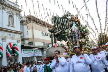 Sao Paulo, Brezilya, 19 Ağustos 2007. Sao Paulo civarındaki Bixiga 'daki Achiropita Hanımefendimize adanmış geleneksel ziyafet alayı. Brezilya