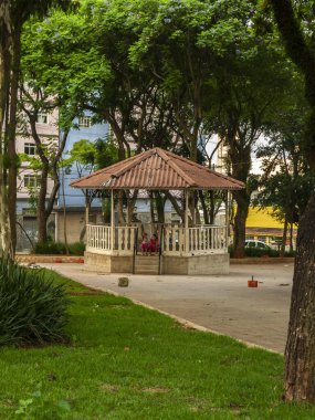 Sao Paulo, Brezilya, 08 Ocak 2008. Çocuklar Sao Paulo şehir merkezindeki Republica Meydanı 'ndaki bando standında çalıyorlar.