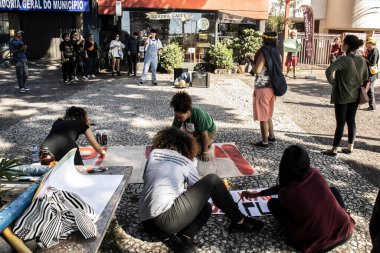 Marilia, SP, Brezilya, Haziran 03, 2023. Yerli halk ve sosyal hareketler üyeleri PL 490, Marco Temporal Yasası 'na karşı bir eylem düzenlediler..