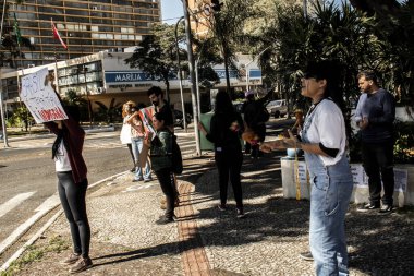 Marilia, SP, Brezilya, Haziran 03, 2023. Yerli halk ve sosyal hareketler üyeleri PL 490, Marco Temporal Yasası 'na karşı bir eylem düzenlediler..