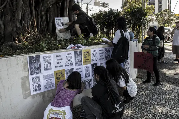 Marilia Brazil June 2023 土著人民和社会运动成员实施了一项违反 马可福音 第490条的行为 并在市中心进行了一次大游行 — 图库照片