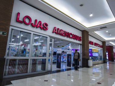Sao Paulo, Brezilya, 3 Ağustos 2023. Lojas Americanas 'ın girişi, Brezilya mağaza zinciri, bir alışveriş merkezinin içinde.