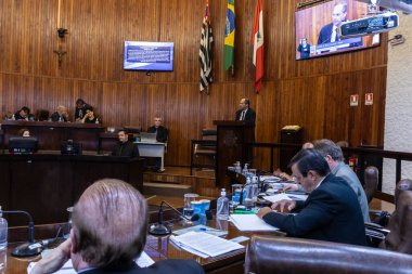 Marilia, Sao Paulo, Brezilya, 19 Ağustos 2023. Belediye meclisinde bölge bütçesini tartışan kamu duruşması.