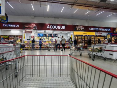 Sao Paulo, Brezilya, 24 Temmuz, 2023. Sao Paulo 'nun güney bölgesinde Assai Atacadista' nın iç kesiminde et ve kasaplık sektörü. Burada ürünler ya büyük miktarlarda toptan, ya da daha küçük miktarlarda perakende satılıyor.