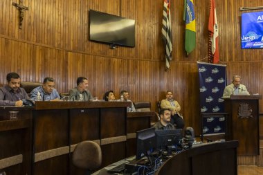 Marilia, Sao Paulo, Brezilya, 19 Ağustos 2023. Belediye meclisinde bölge bütçesini tartışan kamu duruşması.