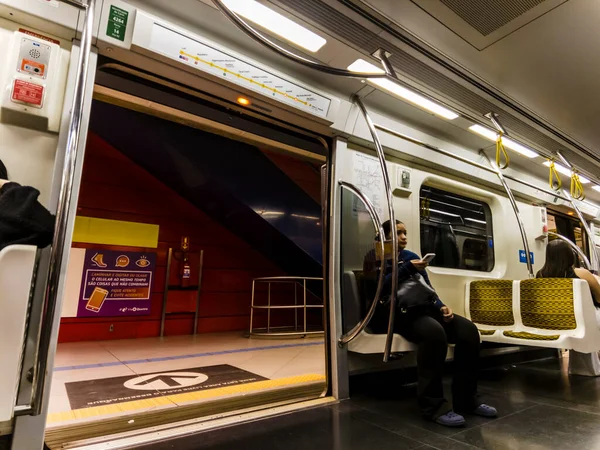 Sao Paulo Brasil Julio 2023 Dentro Vagón Línea Amarilla Metro —  Fotos de Stock