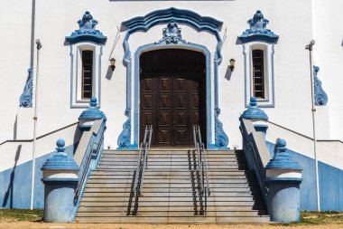 Sao Bento Katedrali 'nin ön cephesi, Marilia' nın merkezinde, Sao Paulo eyaletinin batısında..