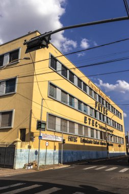 Marilia, SP, Brezilya, 11 numara, 2023. Paula Souza Merkezi, ETEC Antonio Devisate ve FATEC genel merkezi Rafael Almeida Camarinha 'nın cephesi, Marilia şehrinin orta bölgesinde yer almaktadır.