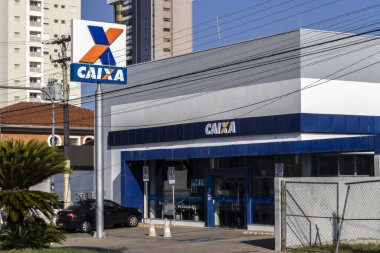 Marilia, Sao Paulo, Brezilya, 18 Ekim 2023. Caixa Economica Federal Bankası 'nın (CEF) banka şubesinin inşası ve logosu. Kamu kuruluşu şeklinde bir finans kurumu..