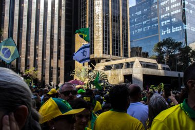 Sao Paulo, SP, Brezilya. 25 Şubat 2024. Jair Bolsonaro destekçileri Sao Paulo Brezilya 'da Paulista Bulvarı' nda bir miting düzenlediler.