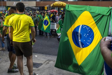 Sao Paulo, SP, Brezilya. 25 Şubat 2024. Jair Bolsonaro destekçileri Sao Paulo Brezilya 'da Paulista Bulvarı' nda bir miting düzenlediler.