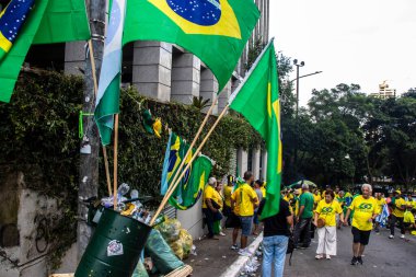 Sao Paulo, SP, Brezilya. 25 Şubat 2024. Jair Bolsonaro destekçileri Sao Paulo Brezilya 'da Paulista Bulvarı' nda bir miting düzenlediler.