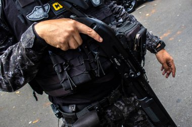 Sao Paulo, Brezilya, 25 Şubat 2024. Ayaklanma, Sao Paulo 'daki Paulista Bulvarı' nda antigo başkanı Jair Bolsonaro 'yu destekleyen göstericilerin girişini engellemeye hazırlanıyor.