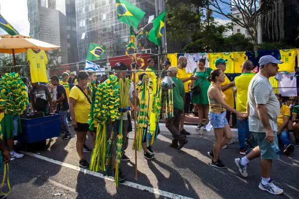 stock image Sao Paulo, SP, Brazil. February 25, 2024. Supporters of Jair Bolsonaro held a rally on Paulista Avenue, in Sao Paulo Brazil