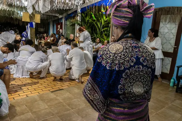 Sao Paulo, Brezilya, 27 Nisan 2024. Candomble Terreiro Brezilya 'da Ogun' u kutluyor. En saygı duyulan Orishas 'lar arasında, Katolikler tarafından Aziz George olarak bilinen, savaşçı aziz Osaka' dır.