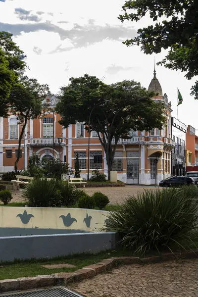 stock image Amparo, Sao Paulo Brazil. March 21, 2023: Square and historic building of the Italian mutual assistance society and former city hall