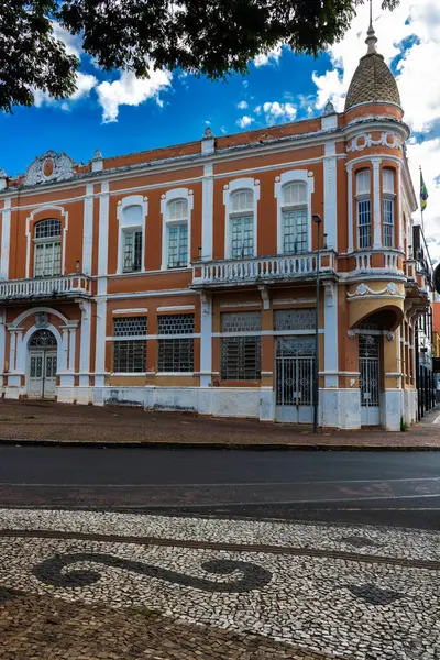 stock image Amparo, Sao Paulo Brazil. March 21, 2023: Square and historic building of the Italian mutual assistance society and former city hall