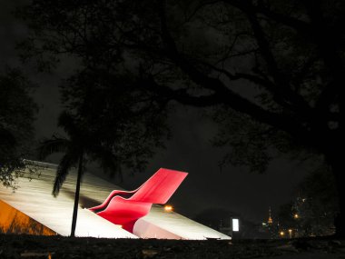 Sao Paulo, Brezilya. 2009 Haziran ayında Ibirapuera Konferans Salonu (Portekizce: Auditorio Ibirapuera) Oscar Niemeyer tarafından tasarlanan ve Ibirapuera Park 'ta bulunan bir binadır.