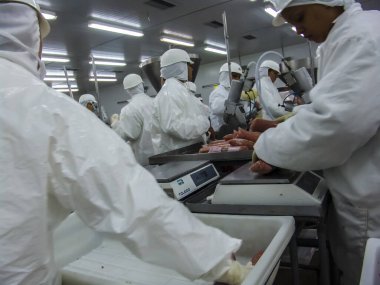 Sao Paulo, Brezilya, 09 Mart 2006. Gıda endüstrisinde et işleme