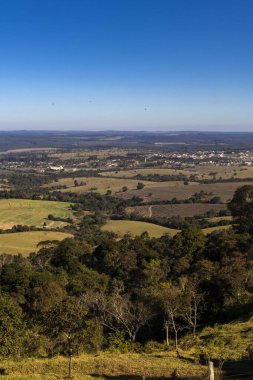 View of the valleys that make up the Cuesta Paulista landscape from a viewpoint in the municipality of Pardinho clipart