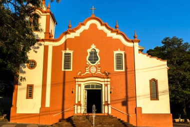 Santa Izabel Kilisesi 'nin ön cephesi ve girişi, Marilia' nın merkezinde, Sao Paulo eyaletinin batısında..