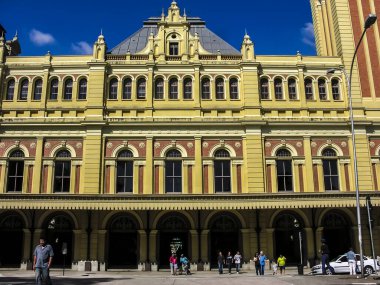 Sao Paulo, Brezilya, 23 Nisan 2007. Sao Paulo 'daki tren istasyonunun dış mimarisi