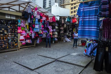 Sao Paulo, Brezilya, 27 Kasım 2012. Fernando Costa Bagger 'daki sokak satıcıları, aynı isimle, Dom Pedro II Park Terminali' nin yanında, Sao Paulo şehir merkezinde.