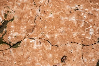 Kaya dokusu ve yüzey arkaplanı. Çatlak ve yıpranmış doğal taş arka planı. Brezilya 'da