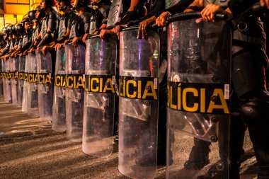Sao Paulo, Brezilya, 01 Haziran 2016: Geçen hafta Brezilya 'nın Sao Paulo kentindeki Paulista Bulvarı' nda Rio de Janeiro 'da 16 yaşındaki bir kızın toplu tecavüze uğramasını protesto eden Askeri Polis Kargaşası