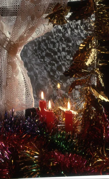 Weihnachtsdekoration Mit Kerzen Und Dekorationen — Stockfoto