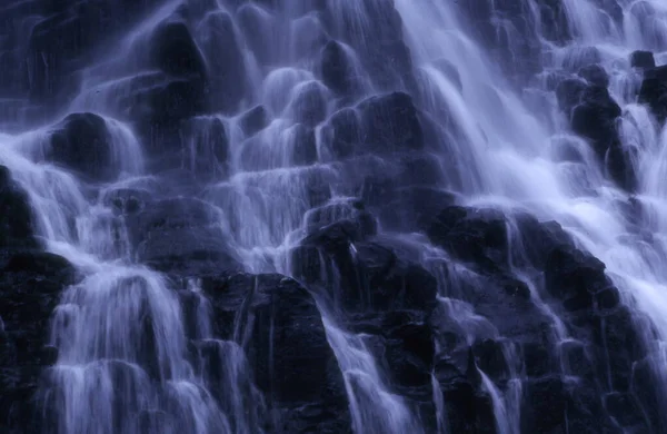 Bílé Šedé Kapky Vody Přirozeného Světla — Stock fotografie