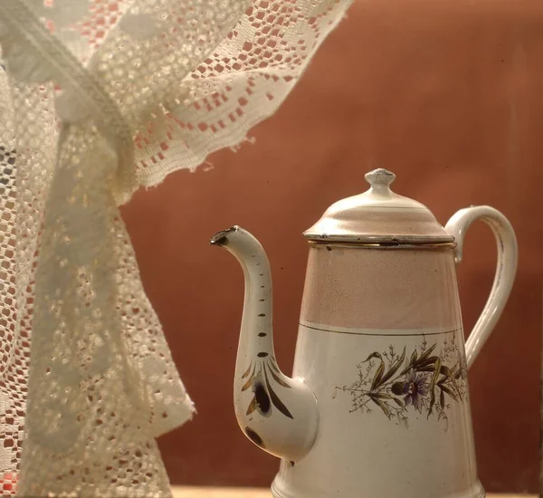 Чайник Чайником Деревянном Фоне — стоковое фото