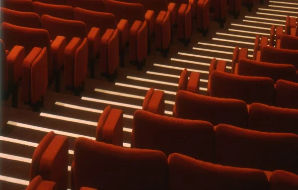 Leere Zuschauerreihen Stühle Und Sitzplätze Saal — Stockfoto