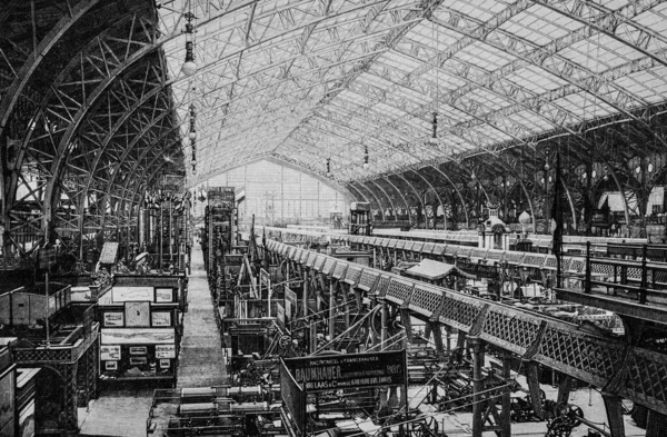 1889 yılındaki sergi sırasında Dumont 'un yüzyılın en önemli eserleri olan Hachette Edition 1895' in iç mimarisi.