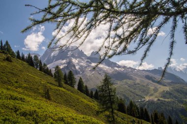 Dağların güzel manzarası