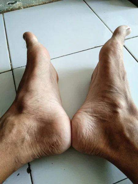 Feet Man Relaxing Floor — Stock Photo, Image