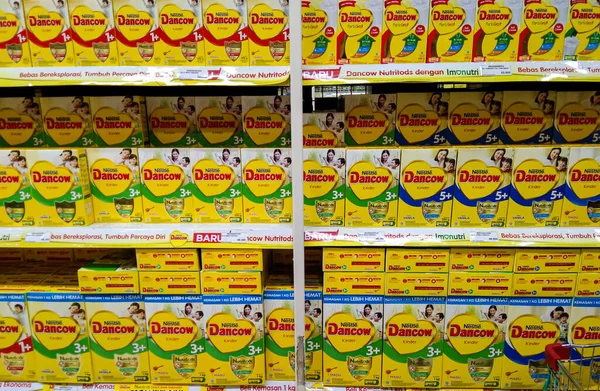 Probolinggo Indonesia Dec 2022 Порожні Коробки Молока Дітей Виставках Супермаркетах — стокове фото